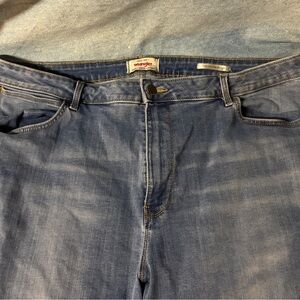 Wrangler Women's Medium Blue True Straight Jeans